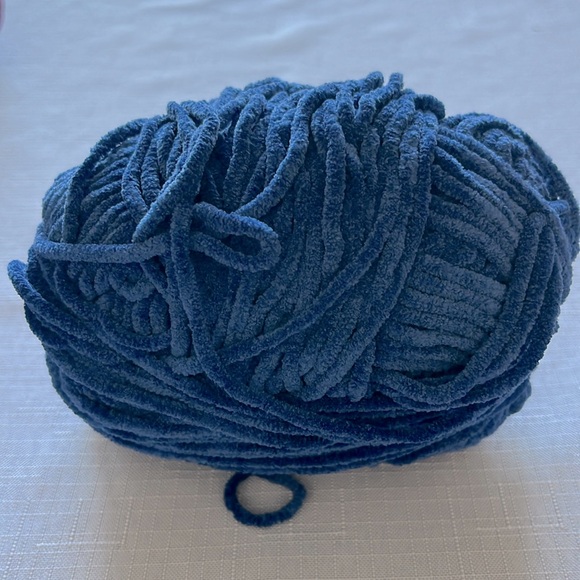 LION BRAND SUEDE YARN BUNDLE OF 7 - Picture 14 of 14